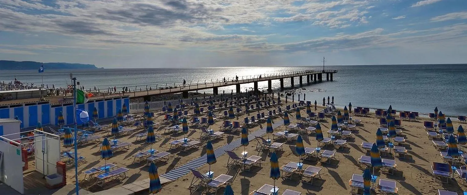 Solemare Apartment Ceriale Italy